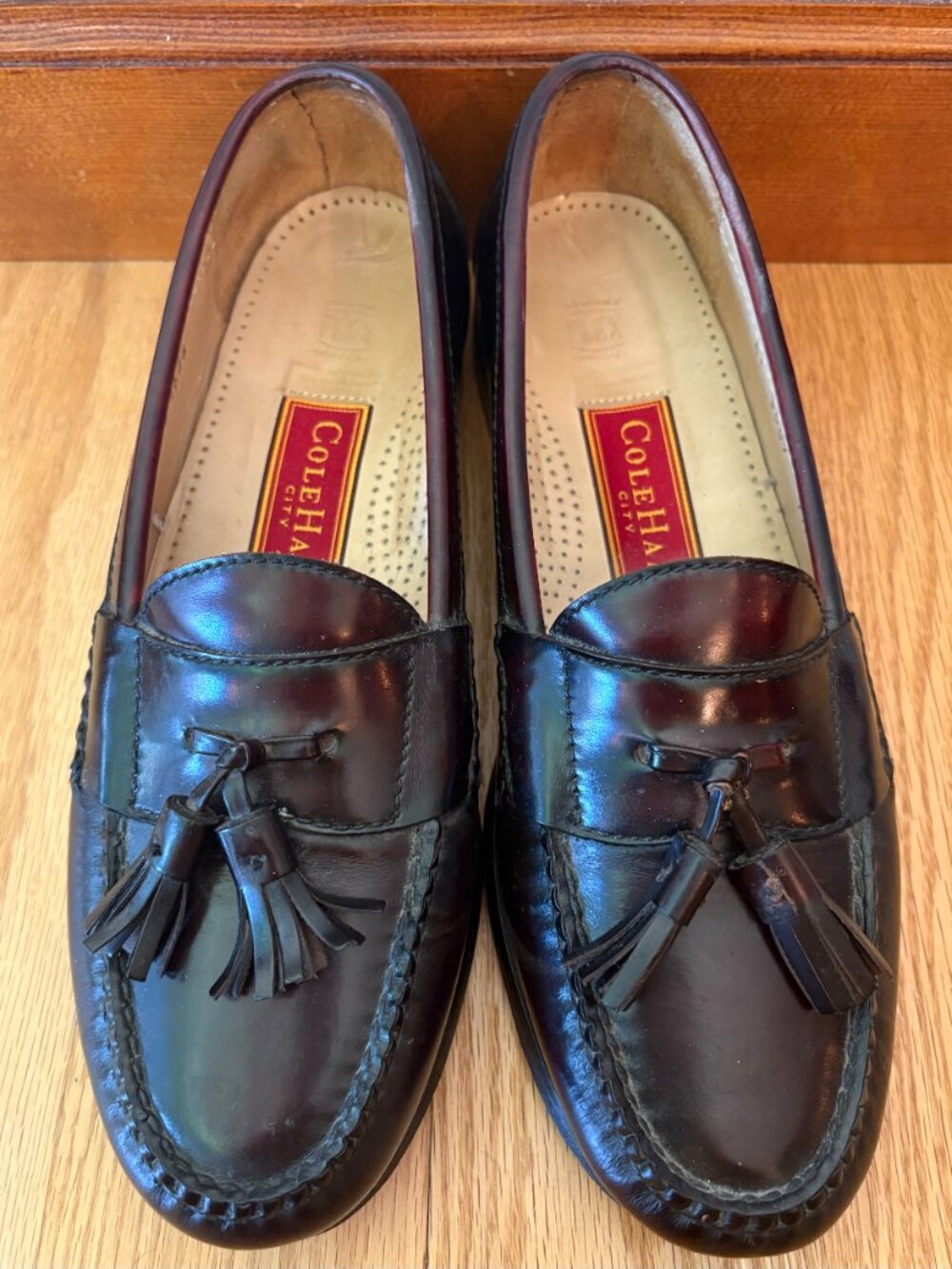 Cole Haan City Pinch Tassel Loafers Burgundy Leather Size 7 1/2 D Classic Preppy